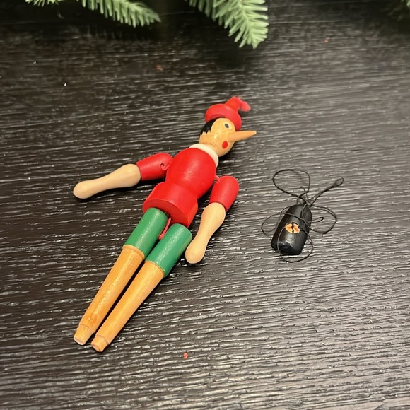 Byers’ Choice Caroler - Picture 8 of 8